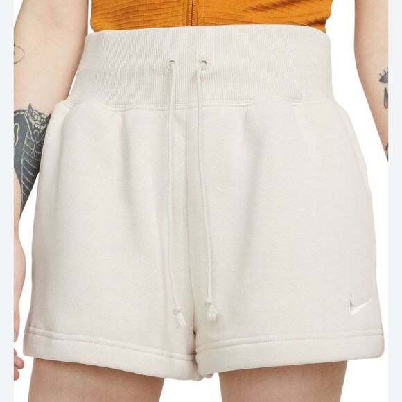 Nike Sportswear Phoenix Fleece High Waisted Loose Shorts Sweat NWOT - Picture 1 of 6